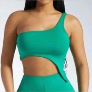 Naked Wardrobe crop